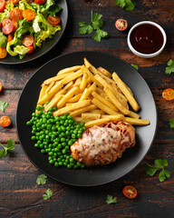 English Pub Classic Hunters Chicken with green peas and potato fries