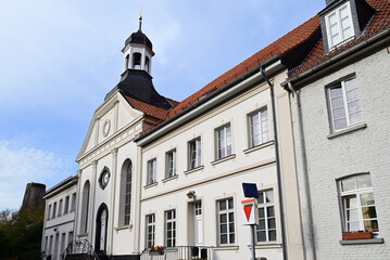 Fototapeta na wymiar Stammhauskirche Kaiserswerth, düsseldorf, deutschland