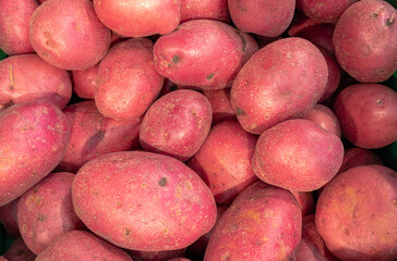 red potatoes in the market