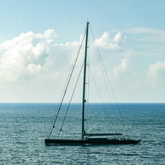 Naklejka premium sailboat on the sea
