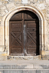 Porte d'entrée de l'église Sainte-Foy de Mirmande