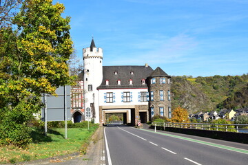 Hauptstrasse durch die Oberburg