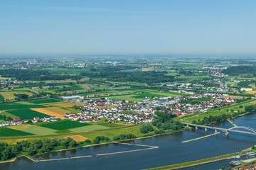Luftbild aus der Region Deggendorf - Ausblick auf den Stadtteil Fischerdorf und das Donautal