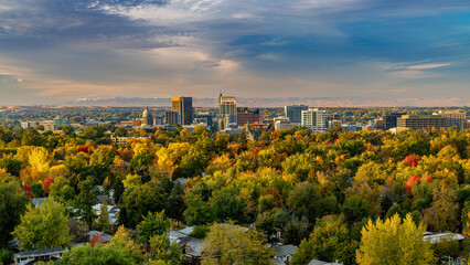 Fototapeta na wymiar Full autumn fall colors in the city of trees Boise Idaho