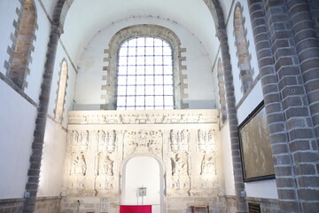 L'abbaye Sainte Croix, construite au 11&egrave;me si&egrave;cle, int&eacute;rieur de l'abbaye, ville de Quimperl&eacute;, d&eacute;partement du Finist&egrave;re, Bretagne, France