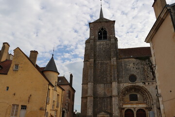 Fototapeta na wymiar saint Lazare church in Avallon, France 