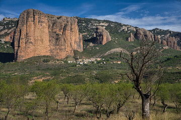 Fototapeta na wymiar Mountains landscape, Mallos de Riglos, Aragon, Spain