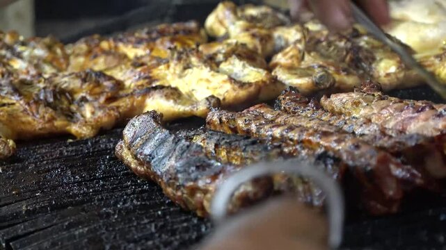 Asador de carne a la brsa profesional a tope de producci&oacute;n en hora putna