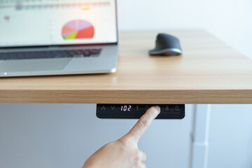 Hand adjustment Ergonomic electric desk or Adjustable height table when working long time for Good posture to avoid Office syndrome, Back Pain, shoulder ache, scapular, fibromyalgia, Neck, piriformis