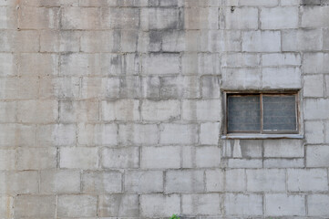 ブロックの壁と窓