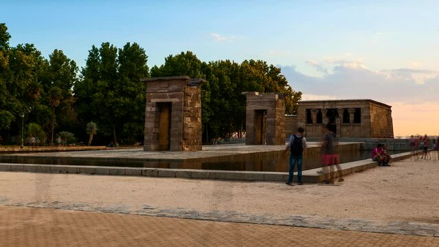 Templo de debod uno de los lugares tur&iacute;sticos m&aacute;s visitados en madrid 