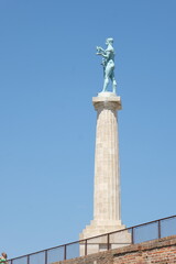 imposing vertical sculpture facing the sea on kale megdan