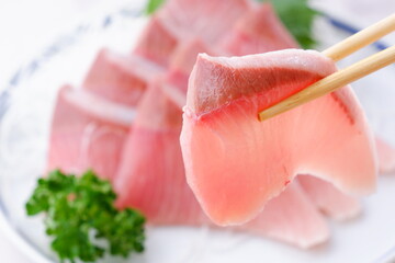 よく脂がのったブリの刺身