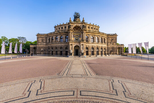 Germany, Saxony, Dresden,Theaterplatz and facade of Semperoper opera