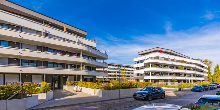 Germany, Baden-Wurttemberg, Ostfildern, Street in front of modern apartment buildings