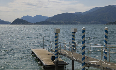Vue du lac de Côme en Italie de la ville de Menaggio