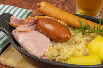 plat de choucroute en gros plan