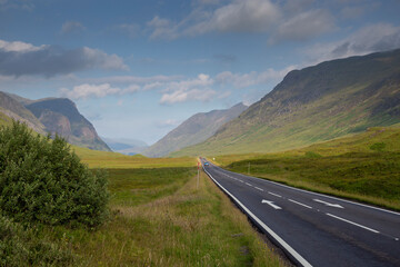 Obraz premium A82 road through Glencoe in the Scottish Highlands