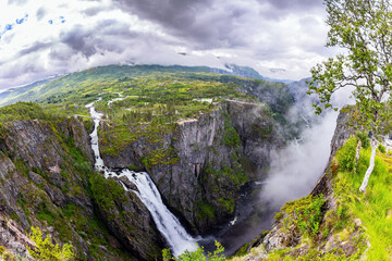 Fototapeta na wymiar Waterfall Voringsfossen