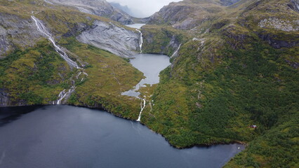 Naklejka na ściany i meble Lofoten Wasserfälle und Fjorde