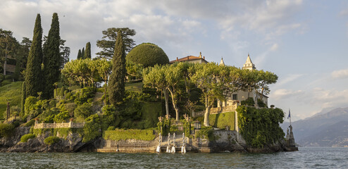 Jardin de la Villa Balbianello sur le lac de Côme en Italie