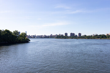 Fototapeta premium The East River between Astoria Queens and Randalls Island in New York City