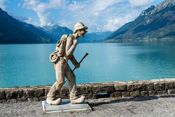 Holzfigur Wanderer in Brienz
