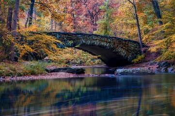 Fototapeta premium Beautiful shot of the Boulder Bridge in Rock Creek National Park, Washington DC