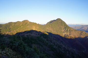 鋸山と皇海山