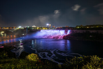 Fototapeta na wymiar Niagara Falls at night LED lightshow