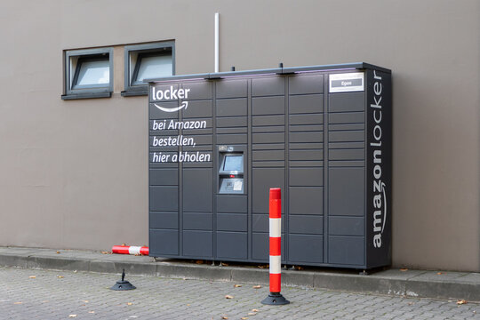 BERLIN, GERMANY - OCTOBER 28, 2022: An Amazon Locker In Berlin, Germany
