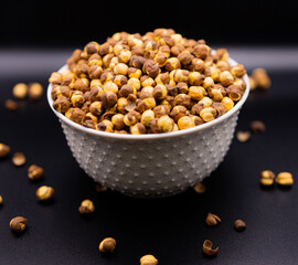 Closeup shot of fresh chickpeas in a bowl