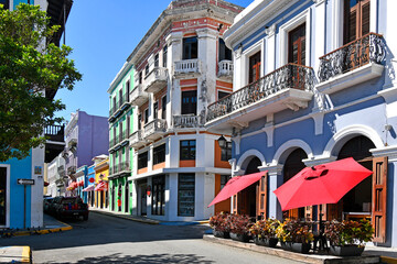 Historic colonial buildings in downtown Old San Juan the capital on the island of Puerto Rico, United States.  - obrazy, fototapety, plakaty