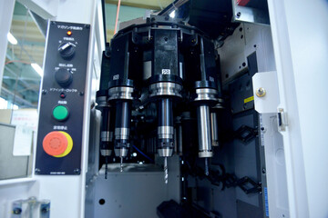 最新の工作機械