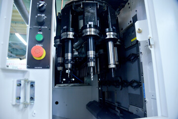 最新の工作機械