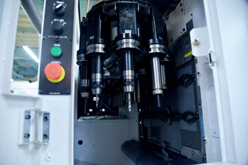 最新の工作機械