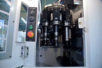 最新の工作機械