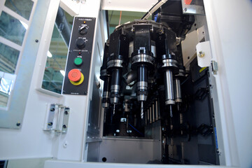 最新の工作機械