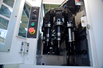 最新の工作機械