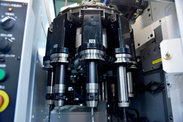 最新の工作機械