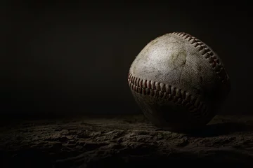 Baseballball verwendet Nahaufnahme rot näht launisch dunkel © EtienneOutram