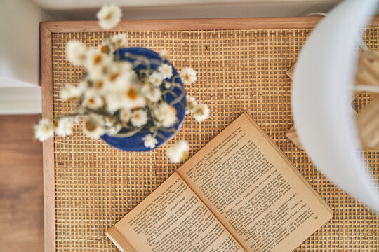 Mesa de lectura relajante