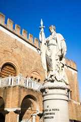 Treviso - monument of Statue dedicated to the Dead of the Fatherland and Palazzo dei Trecento...