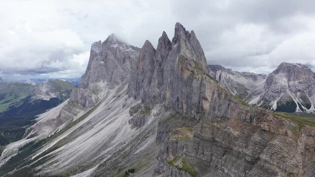 Fermeda Ridge Fermeda Billeder – Gennemse 383 stockfotos, vektorer og videoer | Adobe ...