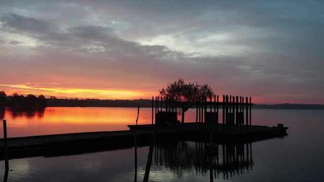Beautiful time lapse of a sunrise over the Lac d'Azur in the southwest of France