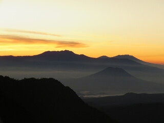 Amanecer en Kingkong hill, Java