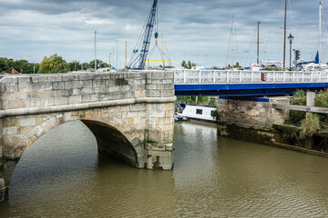 Bridge over the River Stour, Sandwich, Kent, England, UK
 - obrazy, fototapety, plakaty