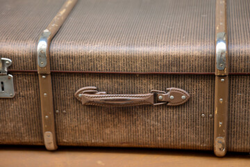 Details eines alten Koffers, so wie er vor 50 Jahren genutzt wurde.