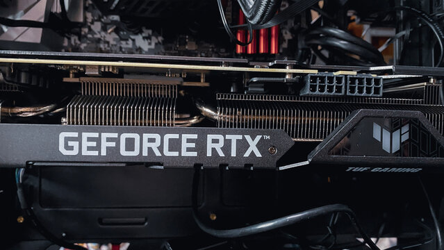 ASUSのグラボTUF-RTX3070-O8G-V2-GAMINGを取り付け。自作PCパーツ グラフィックボード(Graphics Cards)交換