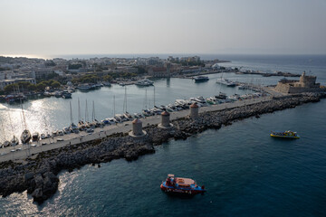 Fototapeta na wymiar port Rodos